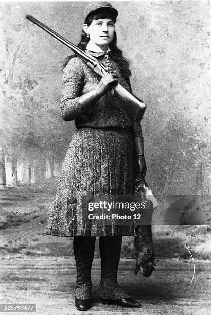 247 Annie Oakley Stock Photos & High